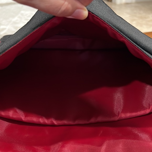 Used Belkin Bags | Laptop | color: Black /Red | - Picture 3 of 9